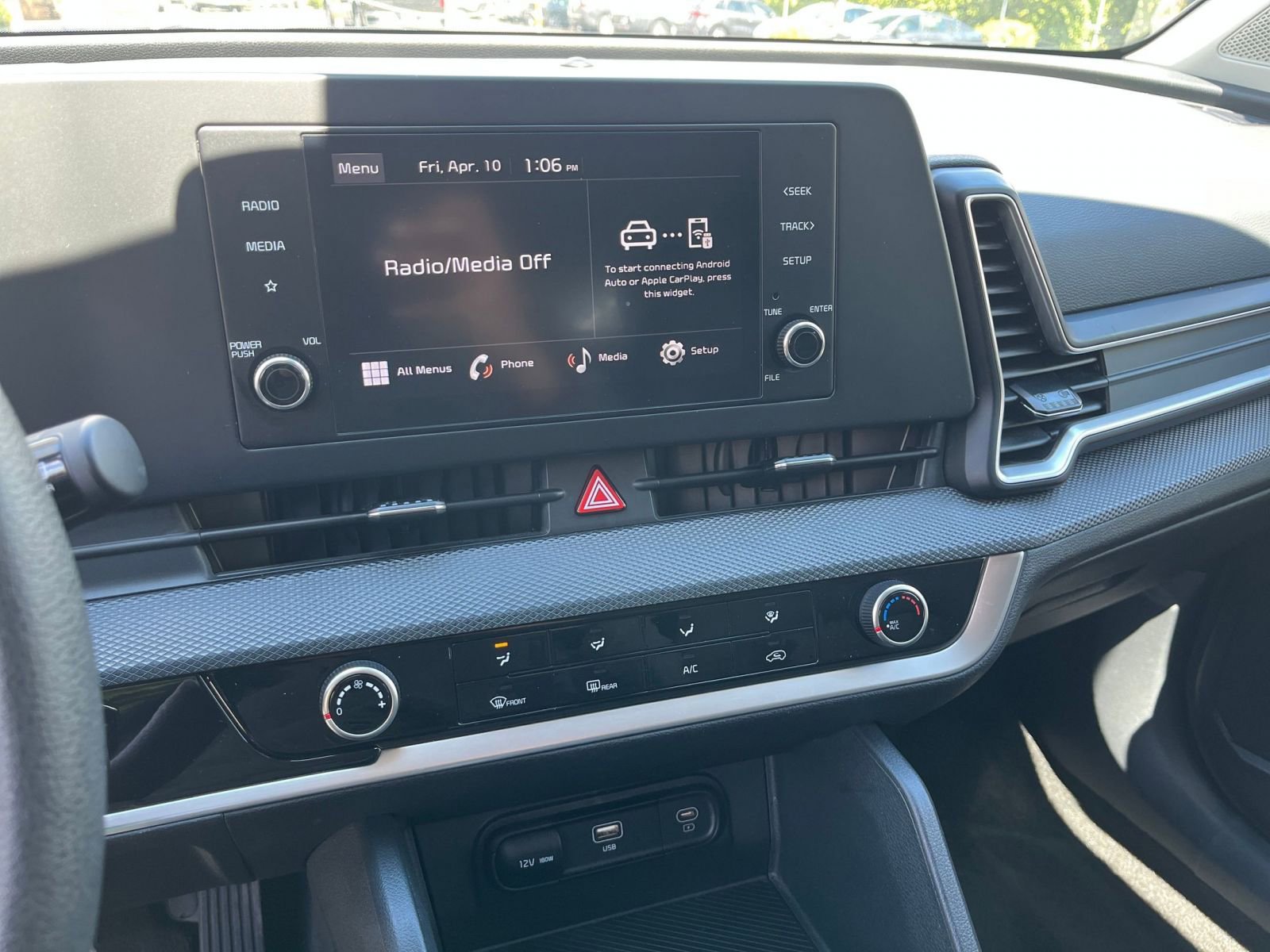 Used 2025 Kia Sportage LX image 17