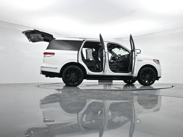Used 2024 Lincoln Navigator Reserve image 48