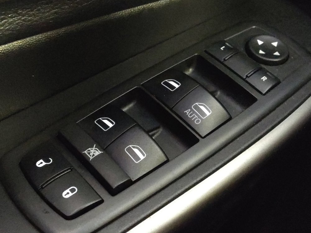 Used 2019 Jeep Cherokee Limited AWD/4WD image 27