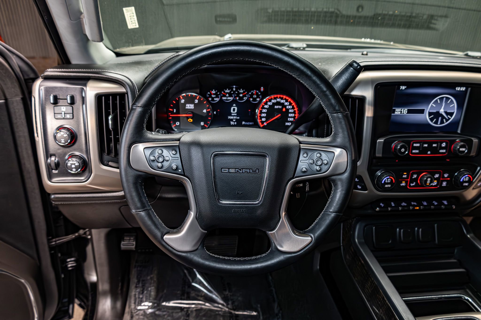 Used 2015 GMC Sierra 2500 Denali w/ Duramax Plus Package image 17