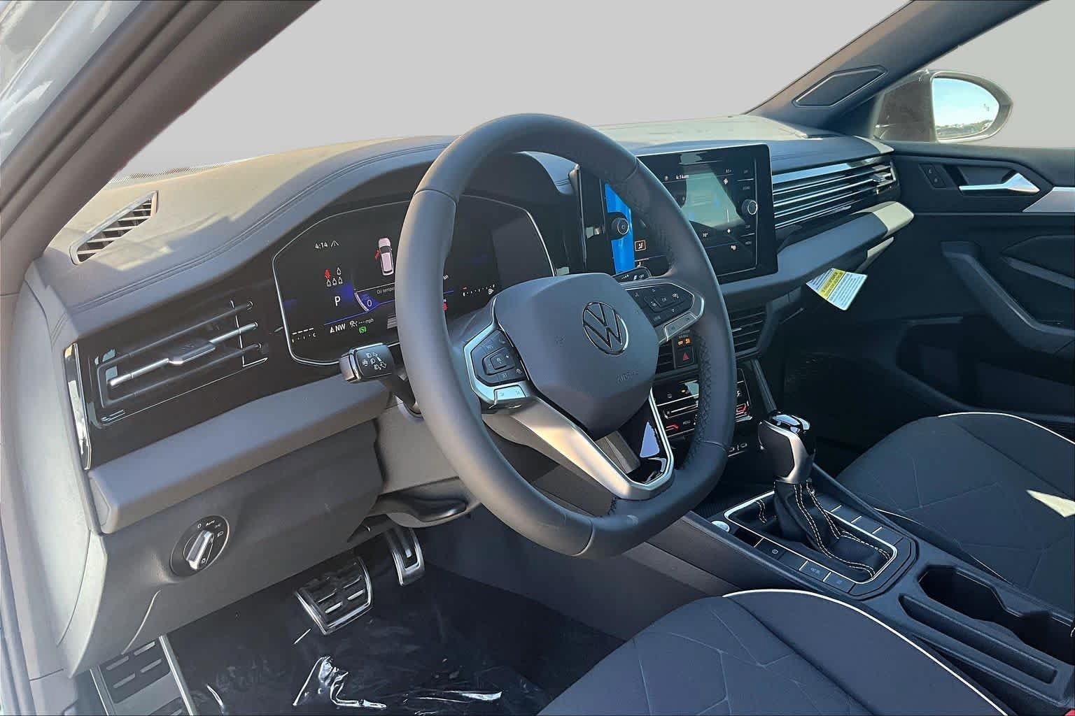 New 2027 Volkswagen Jetta SE FWD image 8