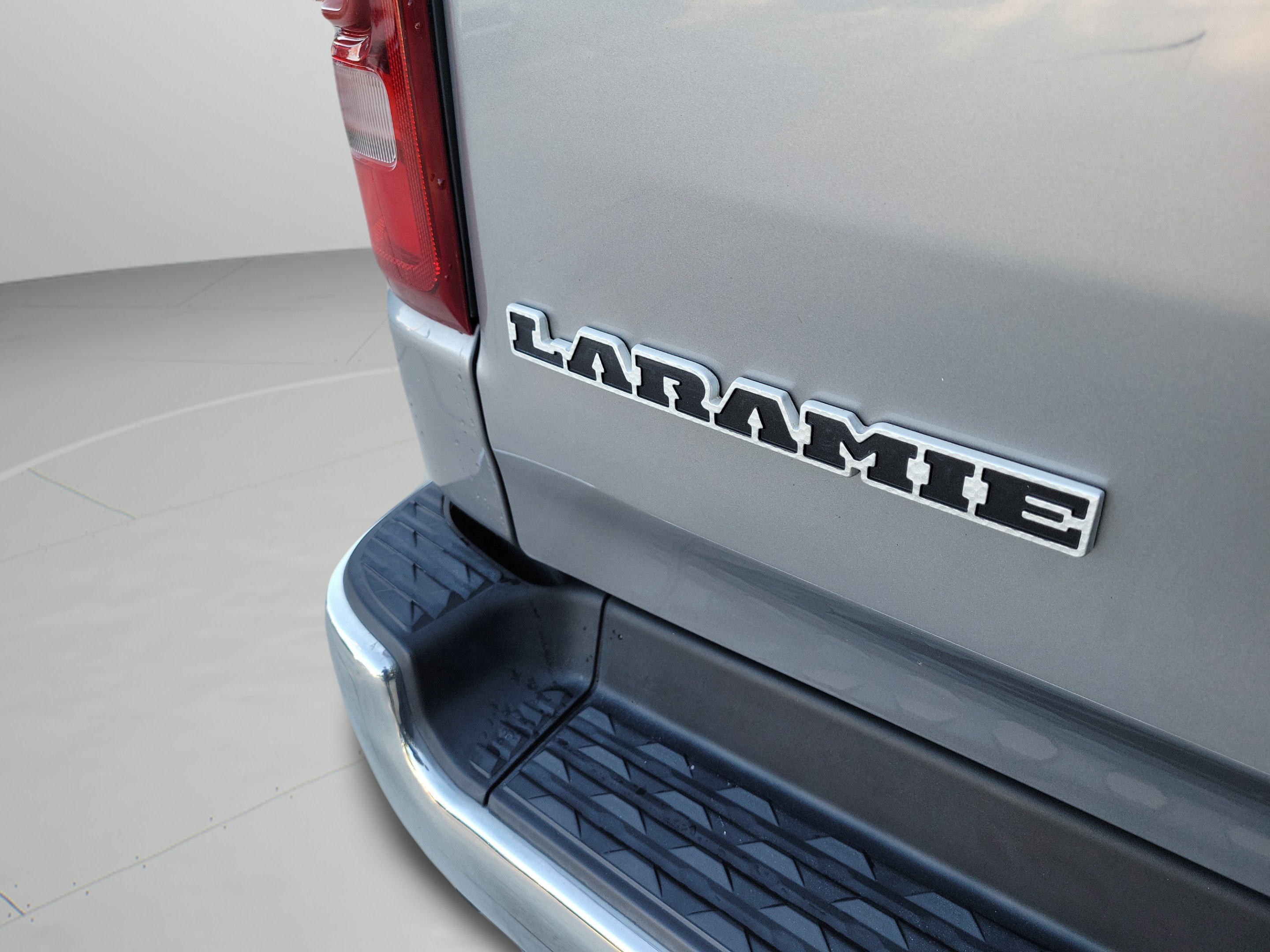 Used 2019 RAM 1500 Laramie RWD image 7