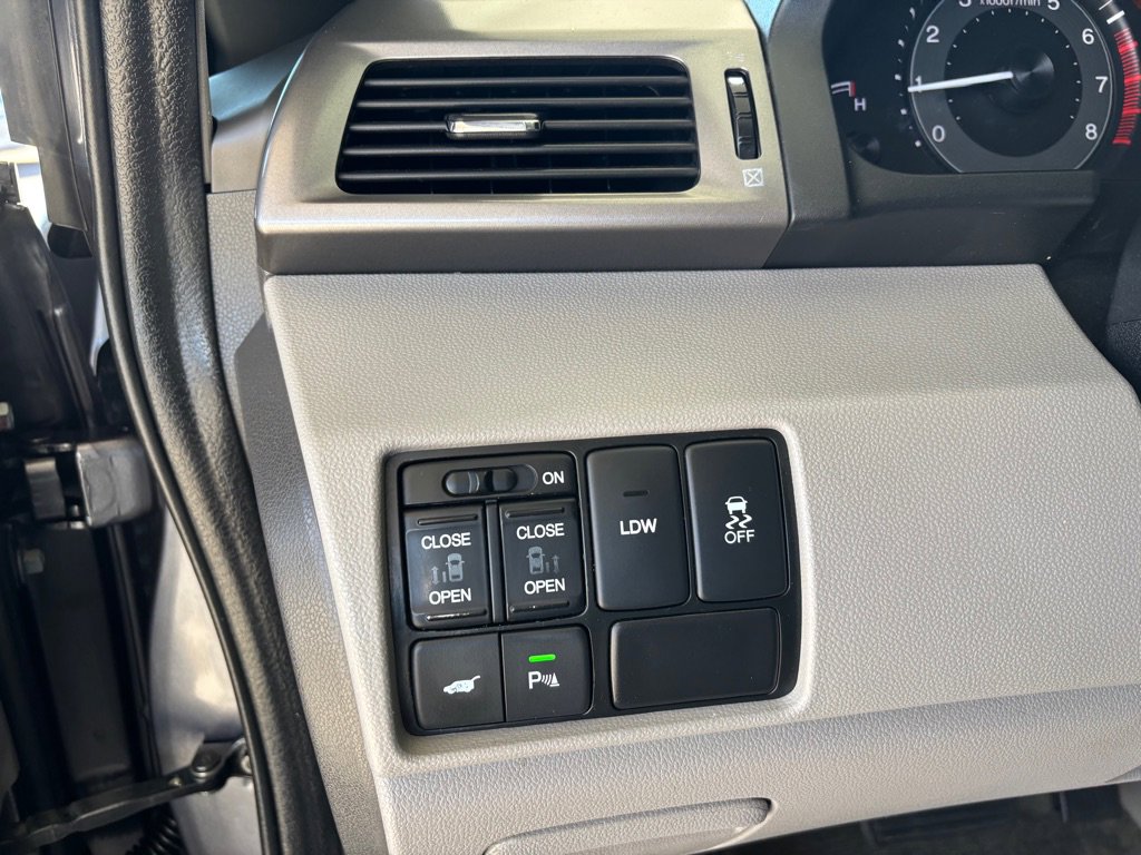 Used 2014 Honda Odyssey Touring Elite image 10