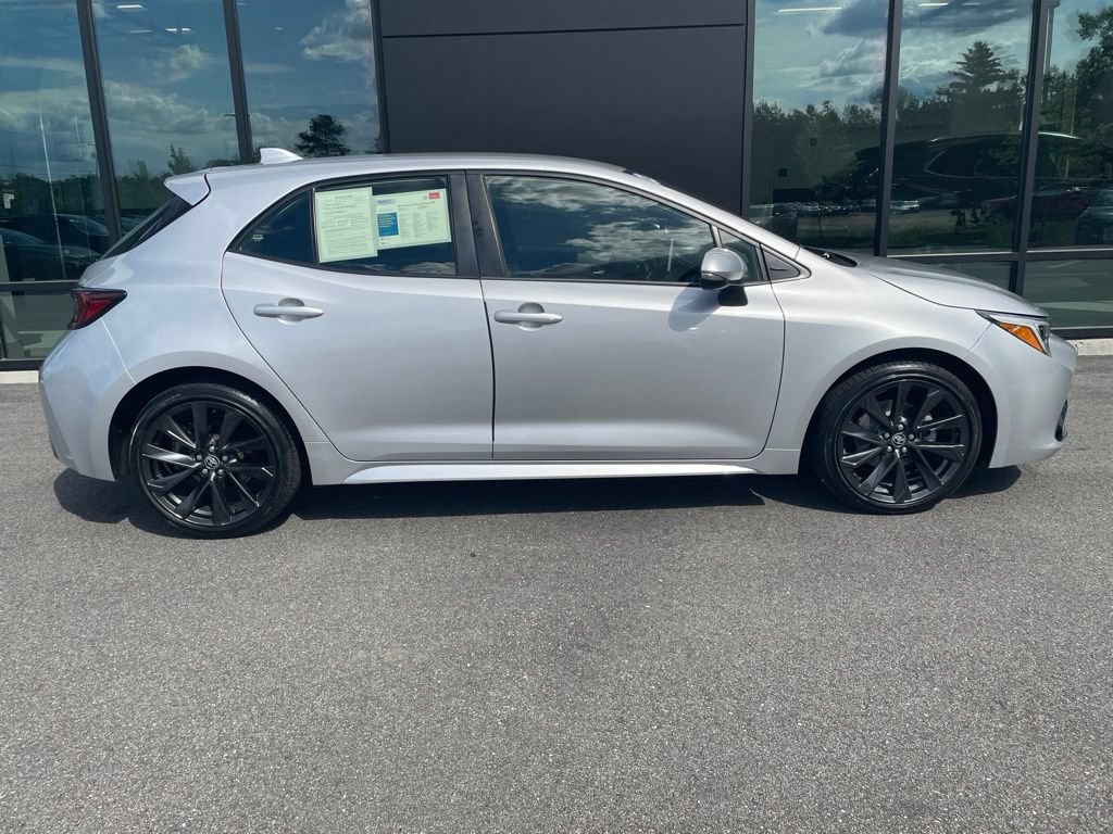 Used 2023 Toyota Corolla XSE FWD image 3