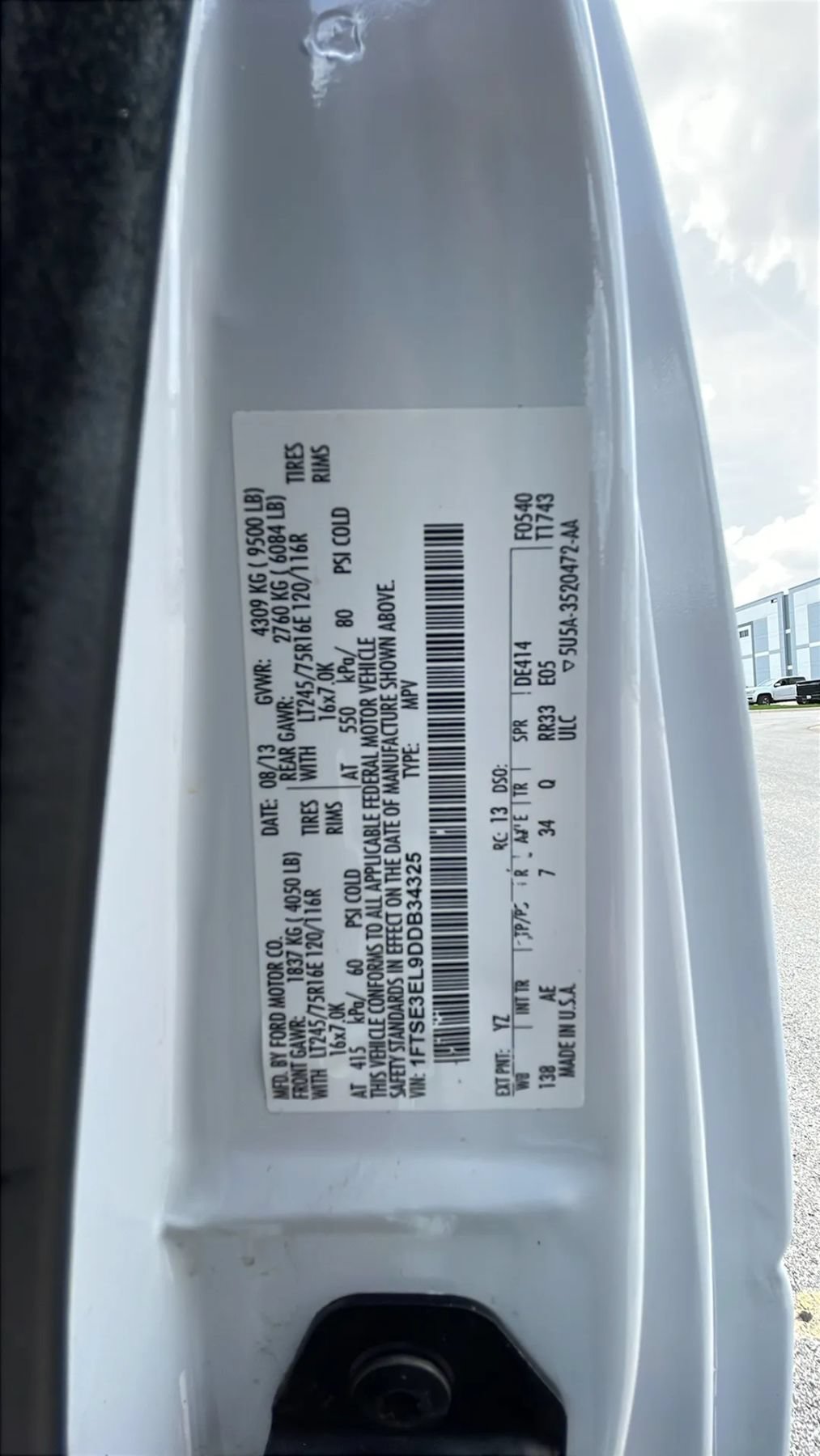 Used 2013 Ford E-350 and Econoline 350 Super Duty w/ Crew Van Pkg RWD image 28