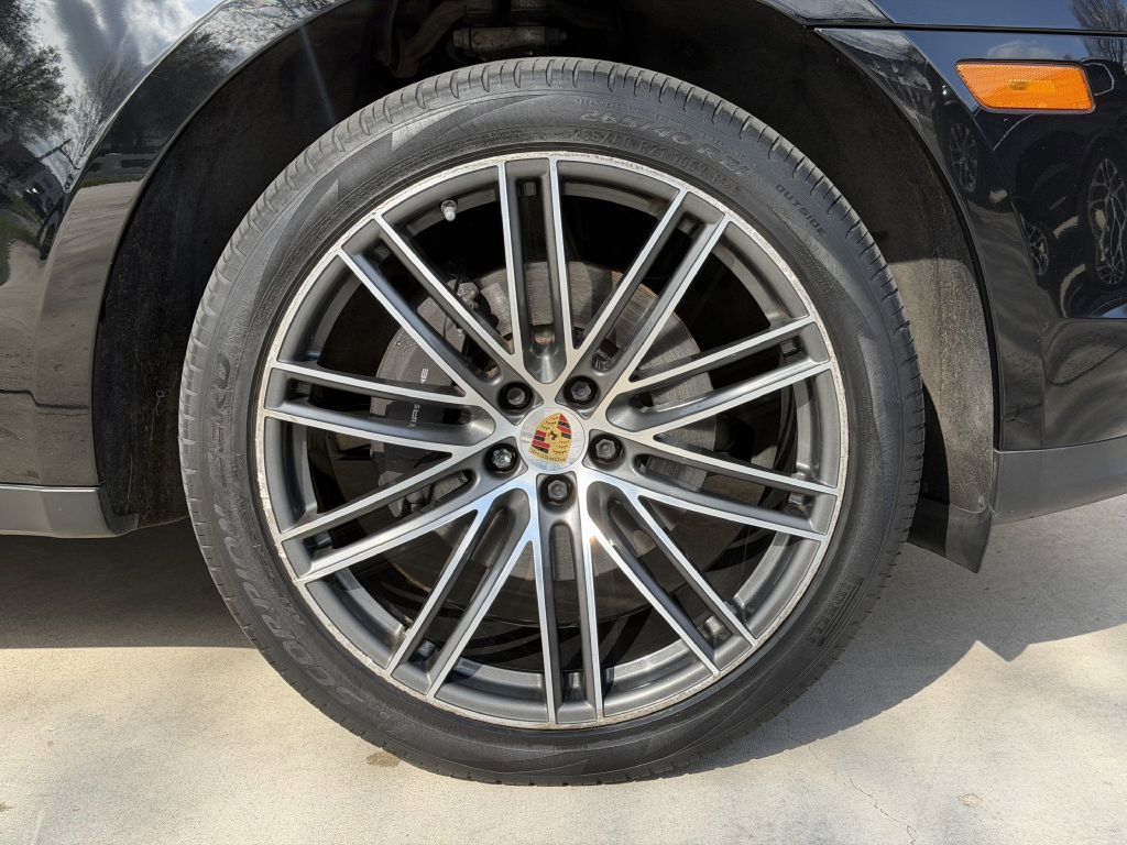 Used 2020 Porsche Macan AWD/4WD image 19