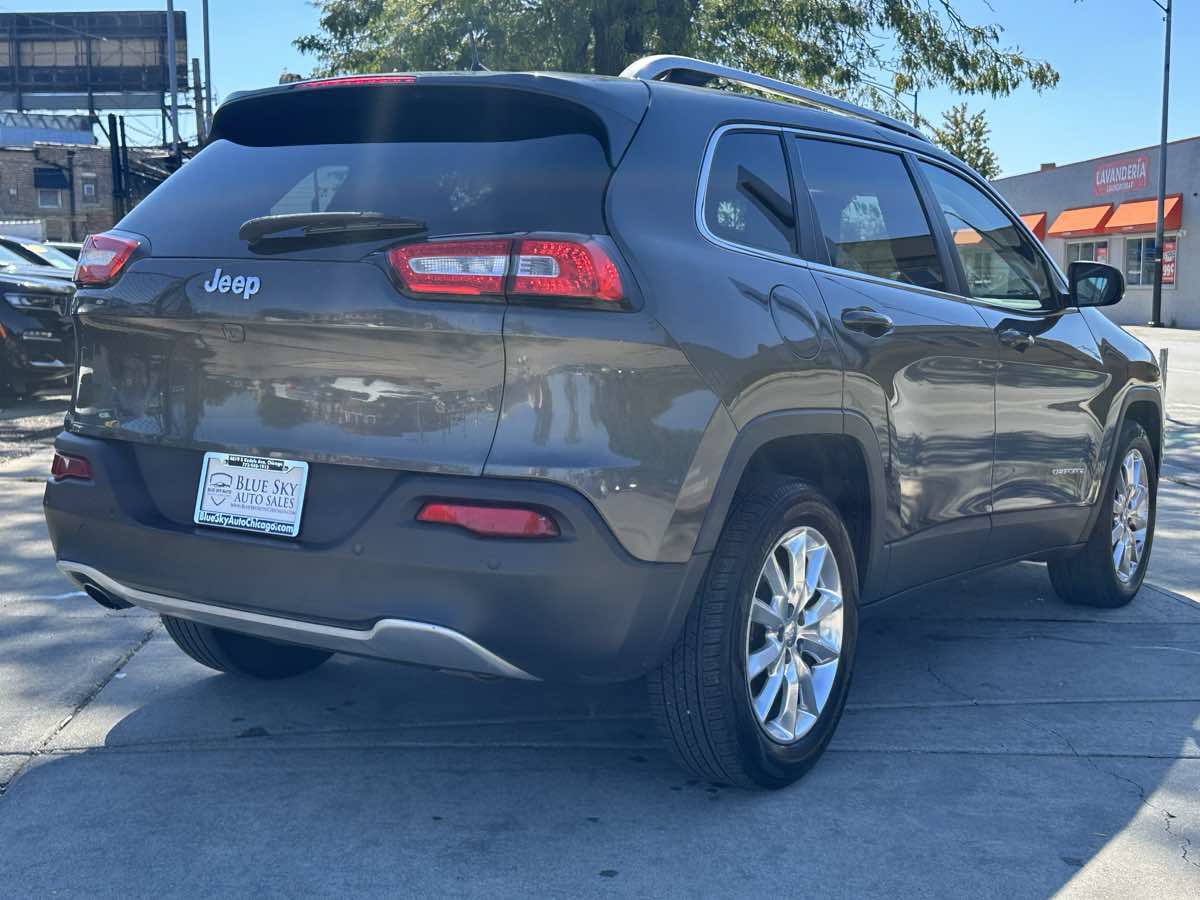 Used 2017 Jeep Cherokee Limited AWD/4WD image 5