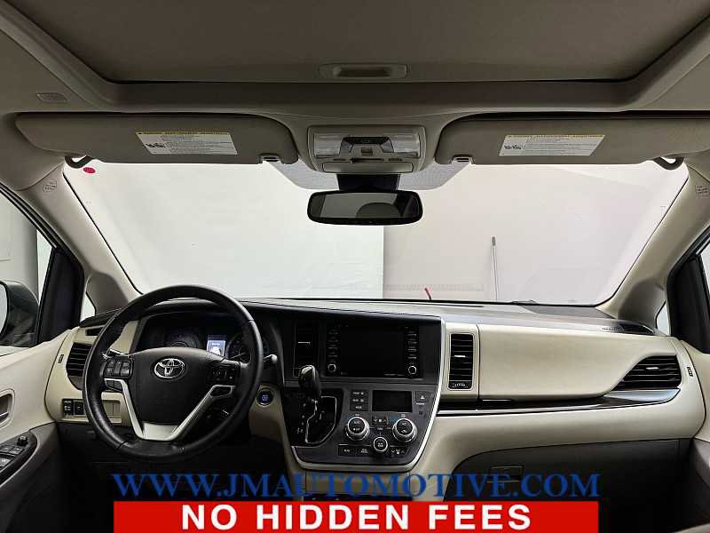 Used 2020 Toyota Sienna XLE FWD image 12