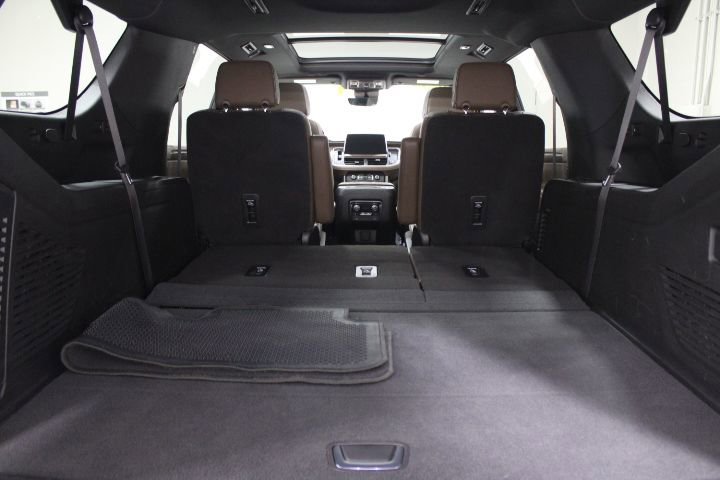 Used 2023 Chevrolet Suburban High Country image 15