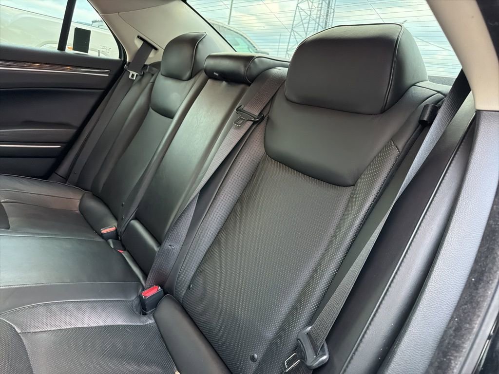 Used 2020 Chrysler 300 Limited image 15