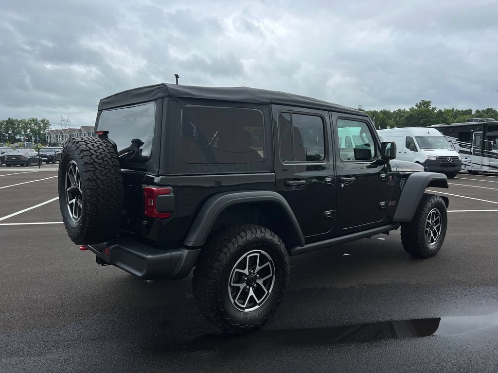 Used 2025 Jeep Wrangler Unlimited Rubicon AWD/4WD image 8
