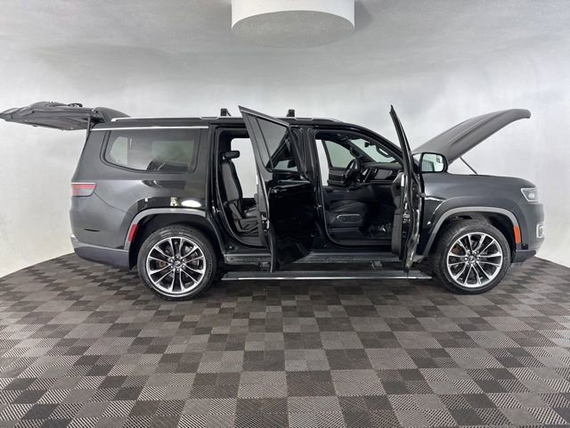 Used 2022 Jeep Wagoneer Series III w/ Premium Group I image 16