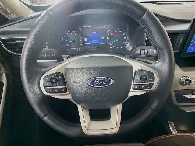 Used 2022 Ford Explorer XLT w/ Equipment Group 202A AWD/4WD image 12