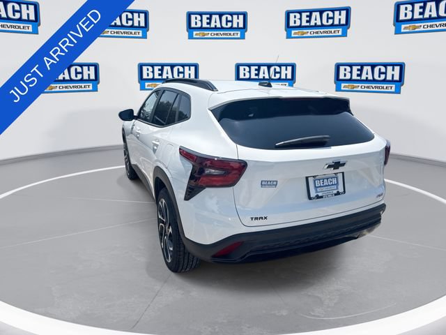 New 2026 Chevrolet Trax RS w/ Sunroof Package FWD image 6