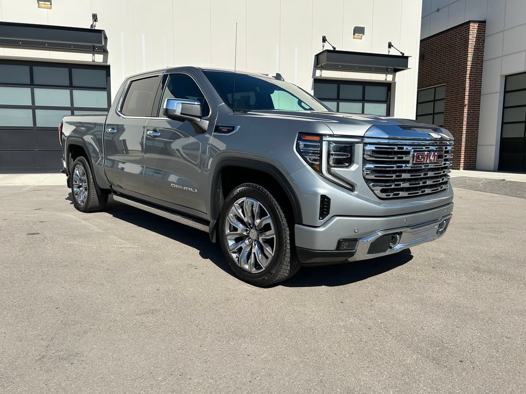 Used 2024 GMC Sierra 1500 Denali w/ Denali Reserve Package AWD/4WD image 1
