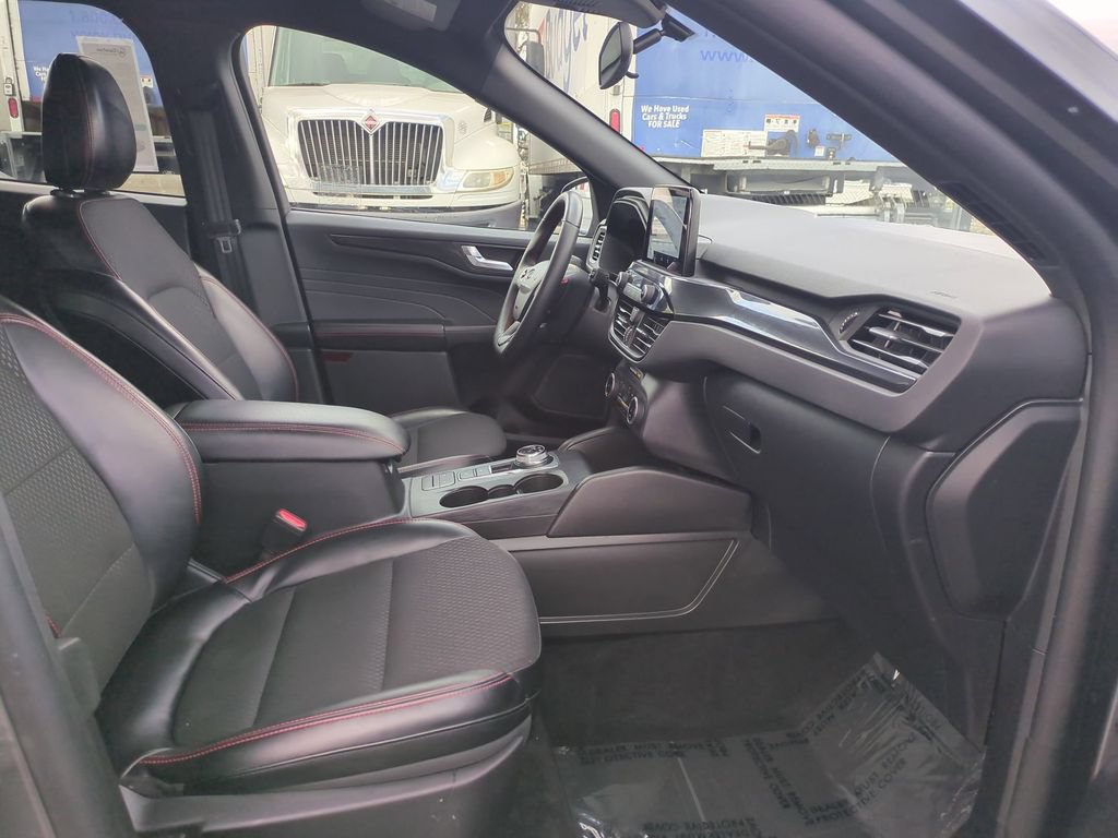 Used 2025 Ford Escape ST-Line AWD/4WD image 29
