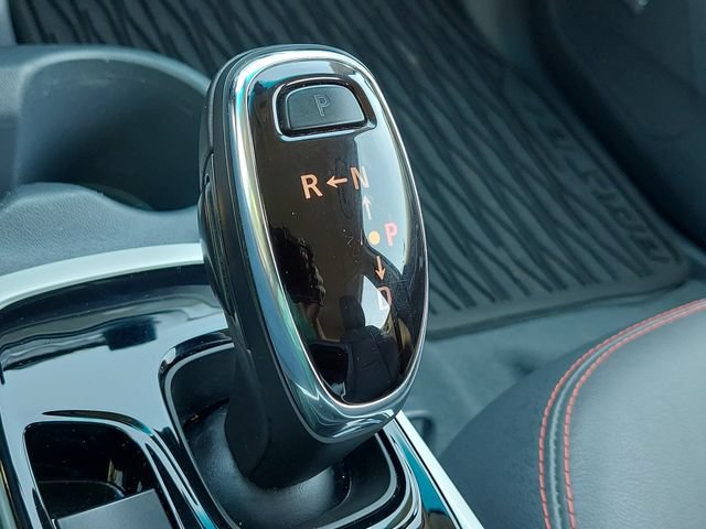 Used 2017 Chevrolet Bolt Premier w/ Infotainment Package FWD image 33