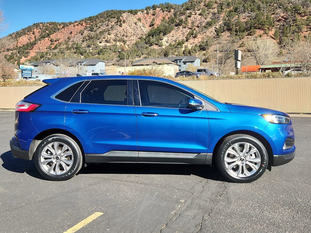 Used 2024 Ford Edge Titanium image 2