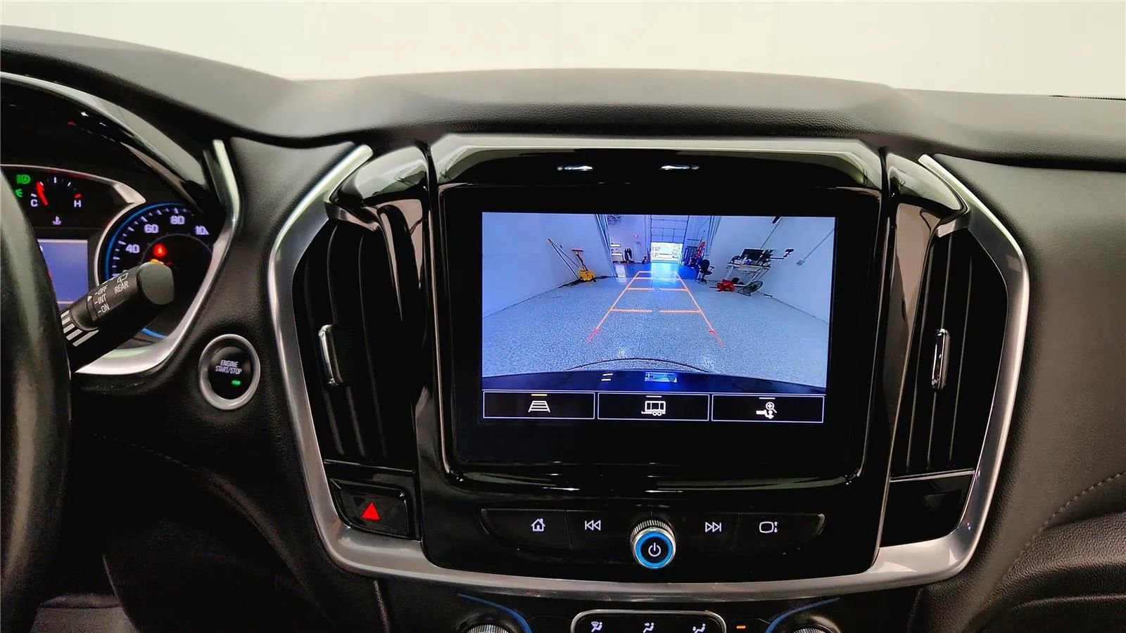 Used 2022 Chevrolet Traverse LT image 26