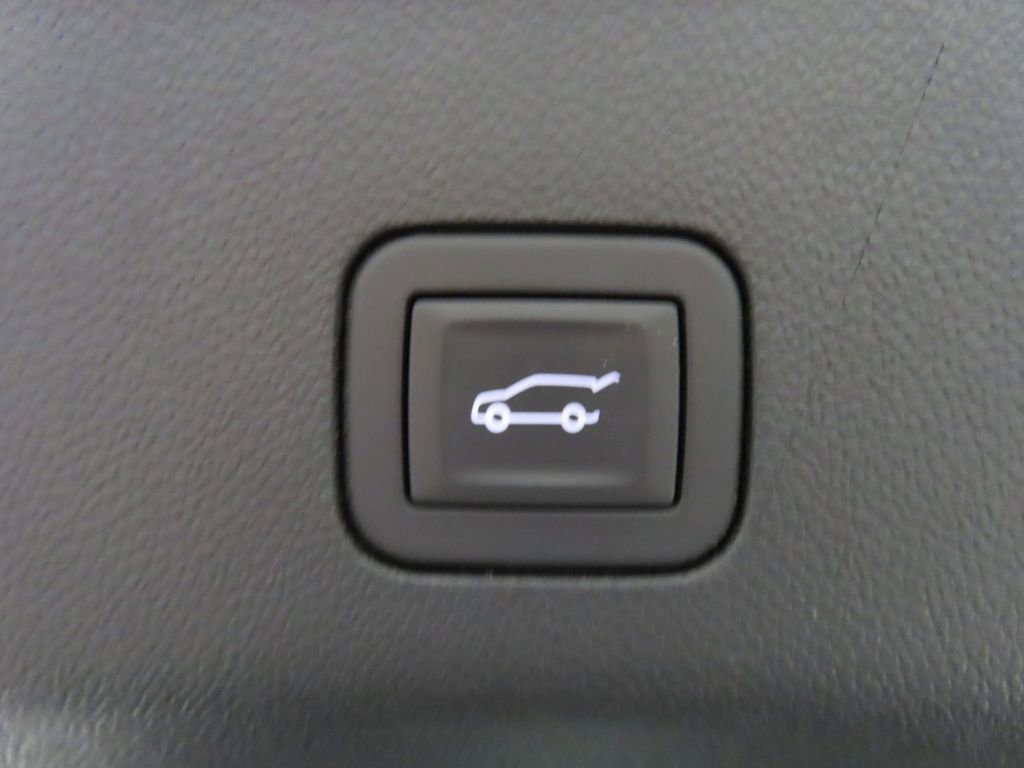 Used 2025 Chevrolet Tahoe RST w/ Comfort Package AWD/4WD image 45