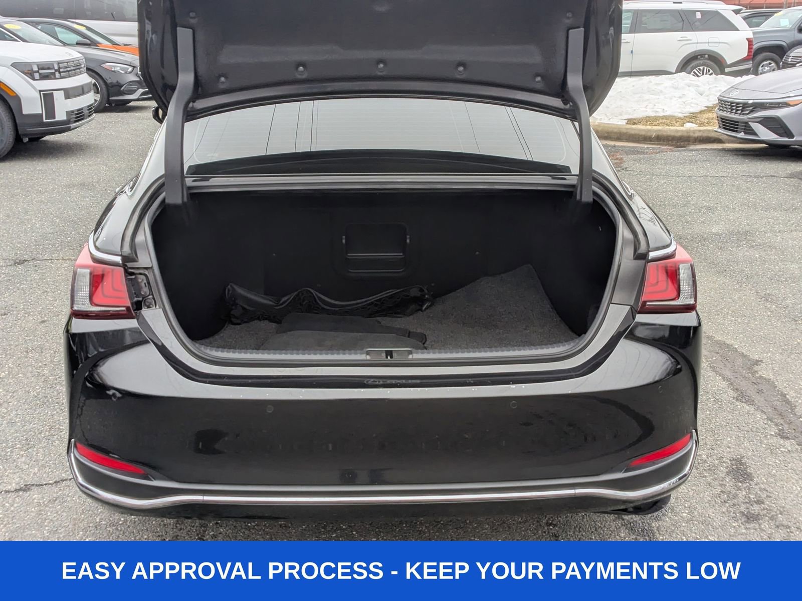 Used 2023 Lexus ES 300h w/ Premium Package image 6