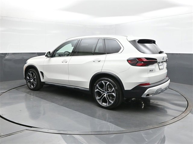 Used 2026 BMW X5 xDrive40i w/ Climate Comfort Package image 5