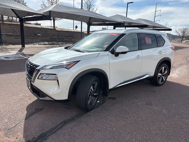 Used 2023 Nissan Rogue SL w/ SL Premium Package image 3