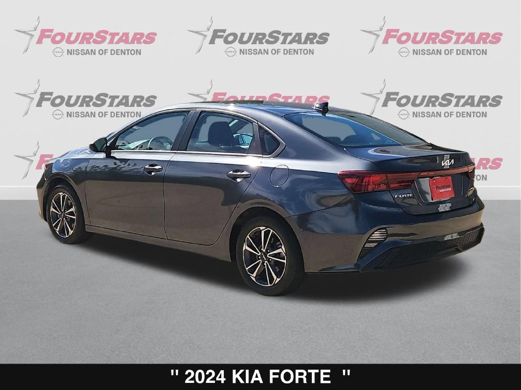 Used 2024 Kia Forte LXS FWD image 7