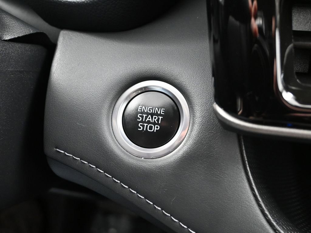 Used 2024 Toyota Highlander LE image 24