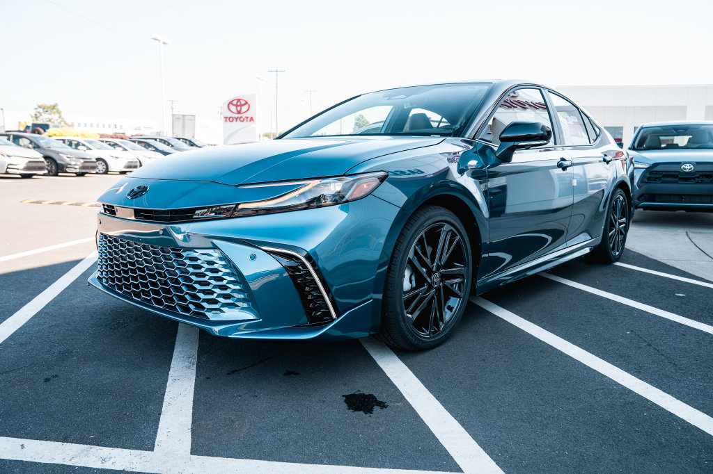 New 2026 Toyota Camry XSE FWD image 3