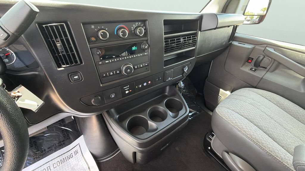 Certified 2025 Chevrolet Express 3500 LT w/ LT Preferred Equipment Group RWD image 19