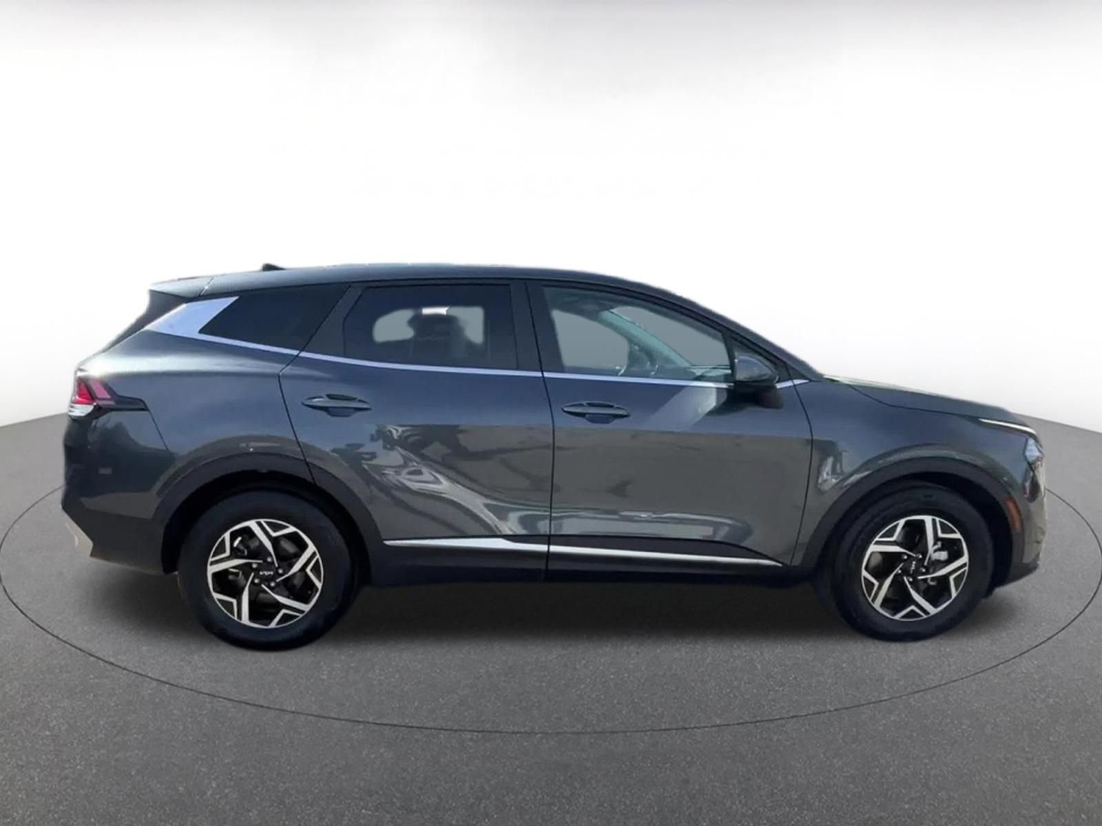 Used 2025 Kia Sportage LX image 16