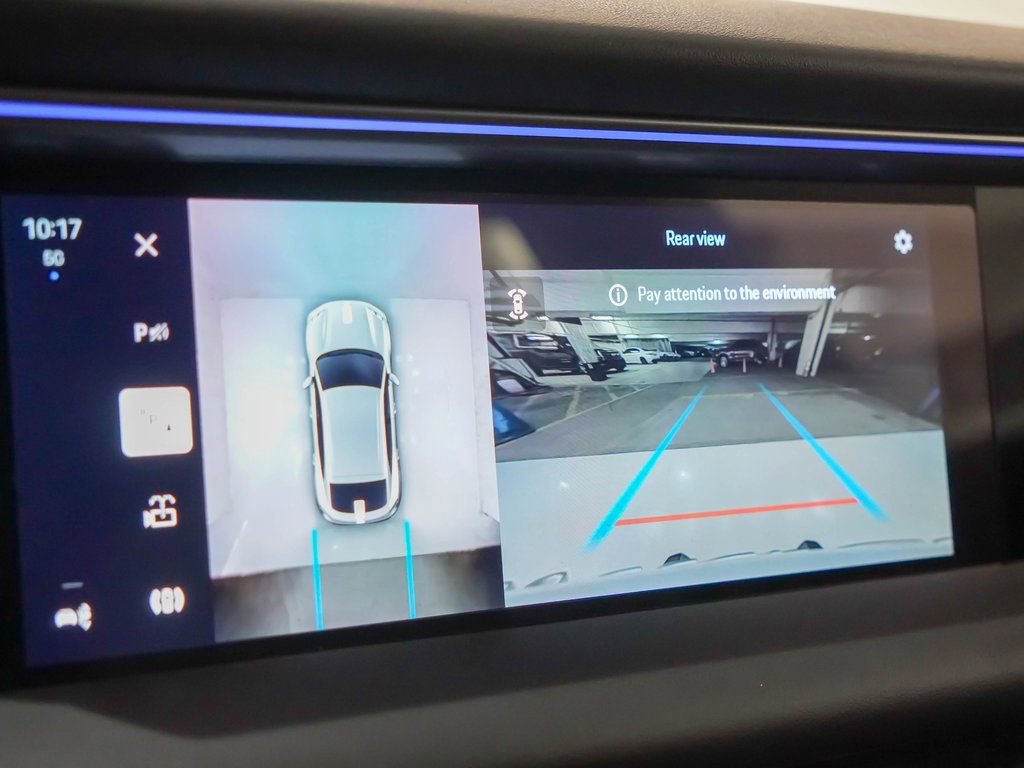 Certified 2025 Porsche Macan 4S Electric image 31