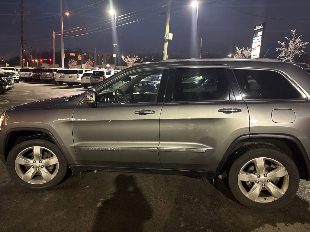 Used 2013 Jeep Grand Cherokee Overland Summit image 14