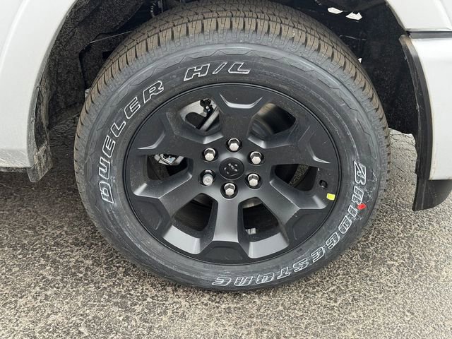 New 2026 RAM 1500 4x4 Crew Cab image 9