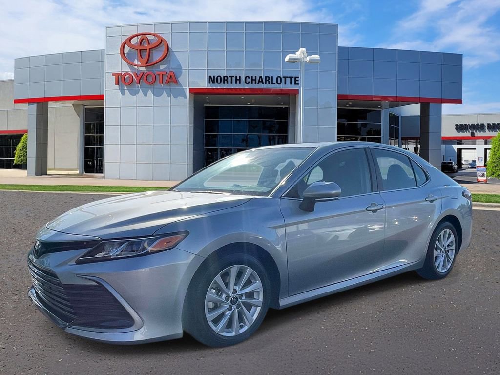 Used 2024 Toyota Camry LE w/ Convenience Package FWD image 5