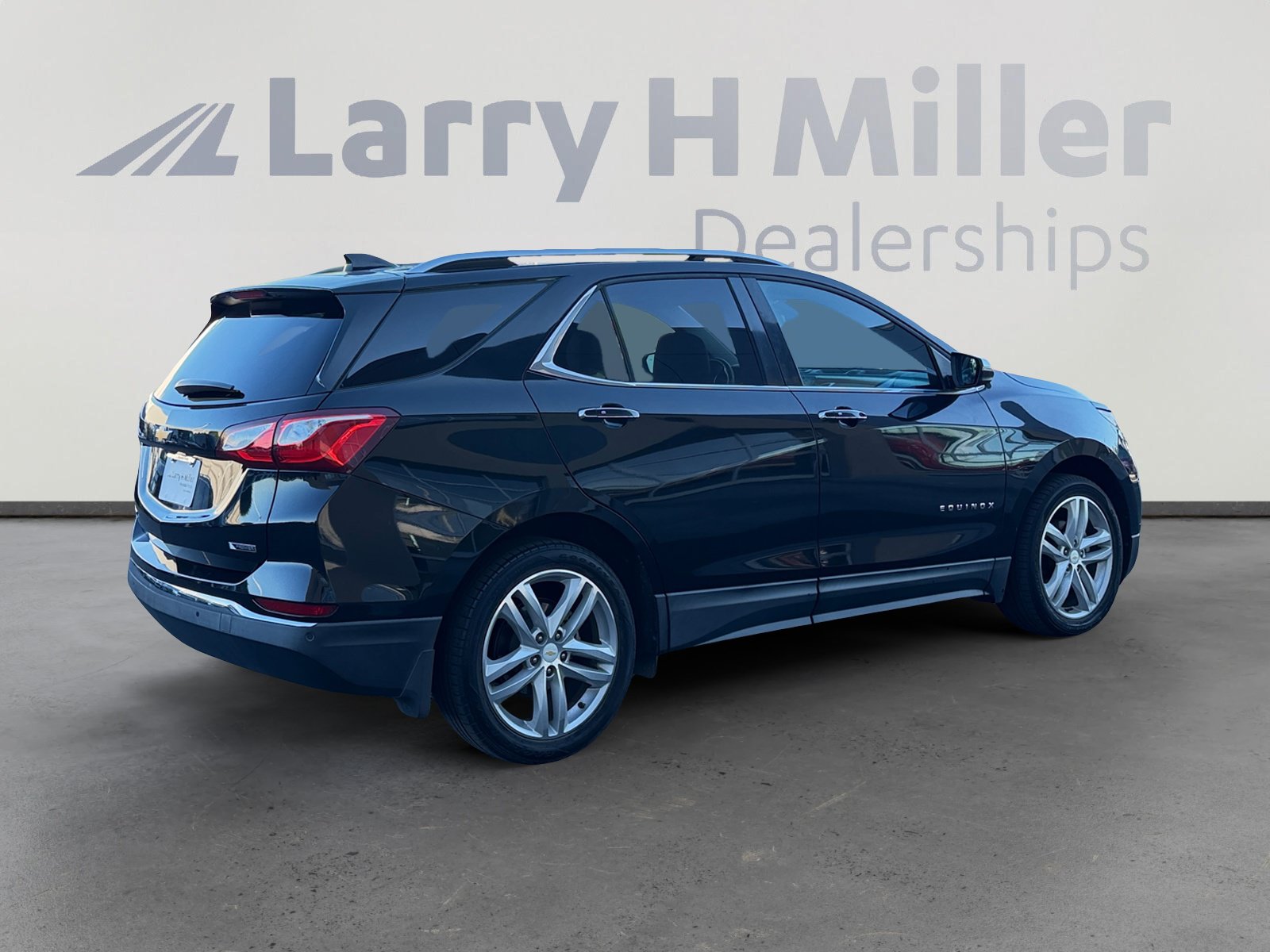 Used 2018 Chevrolet Equinox Premier FWD image 5