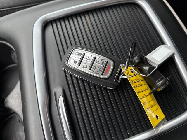 Used 2024 Chrysler Pacifica Touring-L image 13