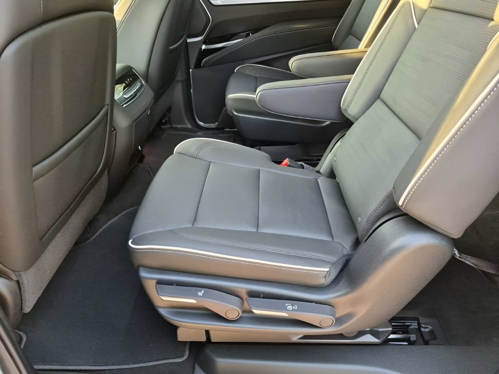 New 2026 Cadillac Escalade ESV Luxury w/ Touring Package AWD/4WD image 21
