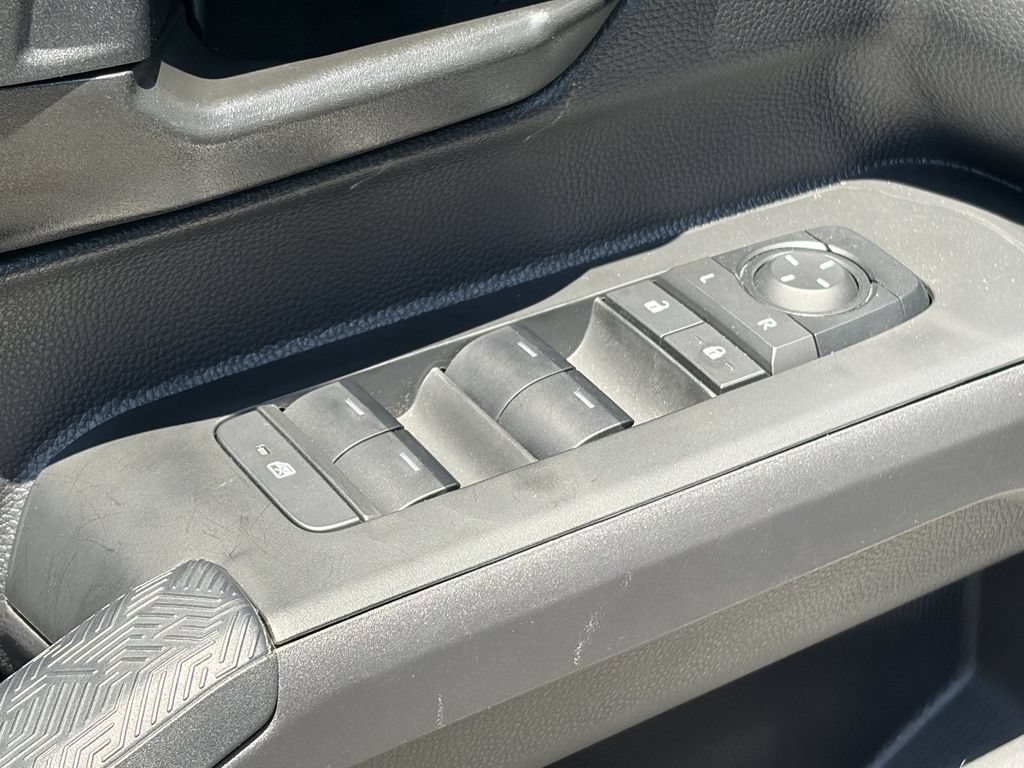 Certified 2025 Toyota Tacoma SR5 AWD/4WD image 26