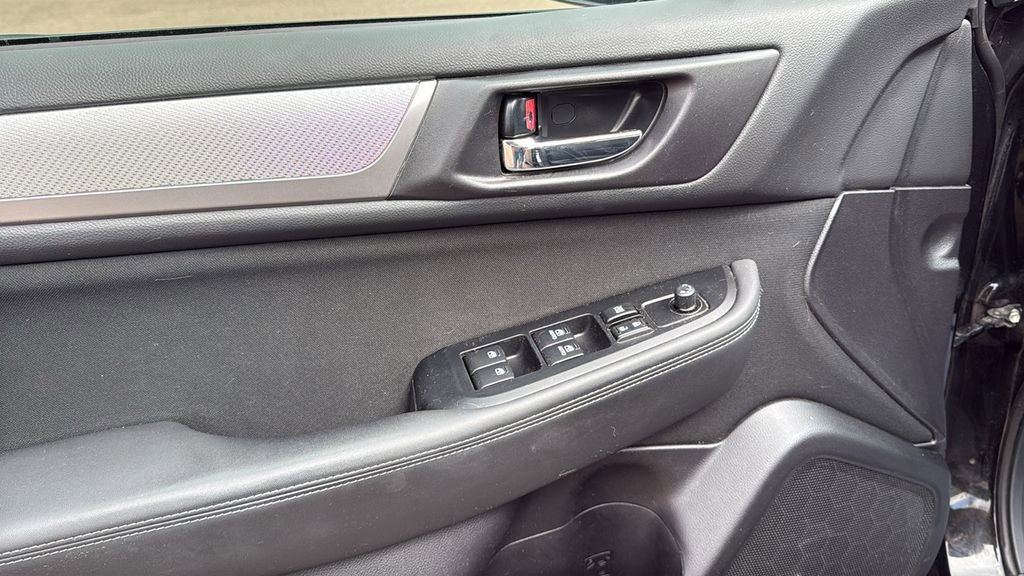 Used 2016 Subaru Outback 2.5i Premium image 18