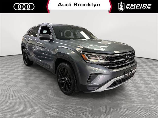 Used 2023 Volkswagen Atlas Cross Sport SE w/ Black Wheel Package