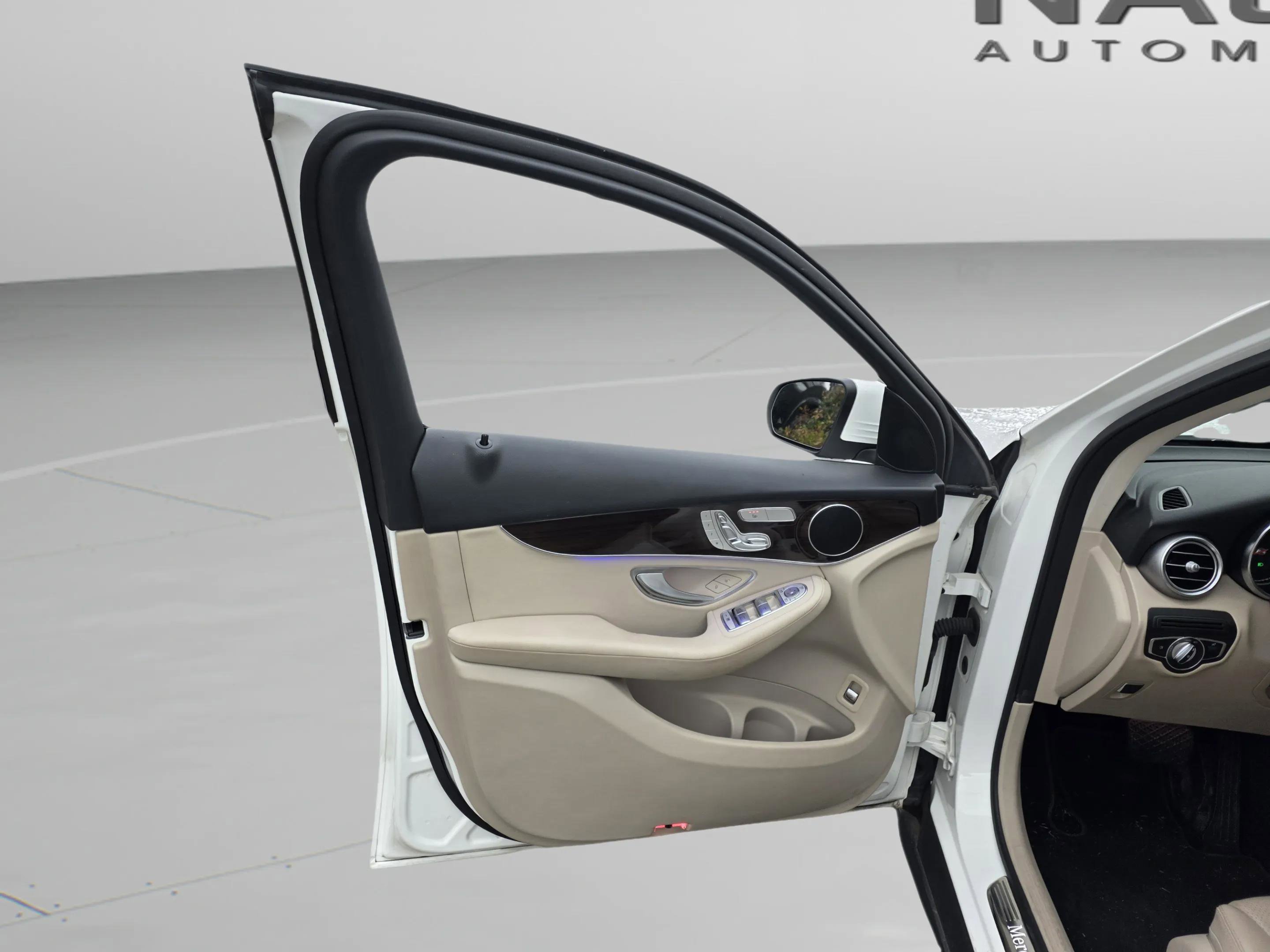 Used 2022 Mercedes-Benz GLC 300 image 9