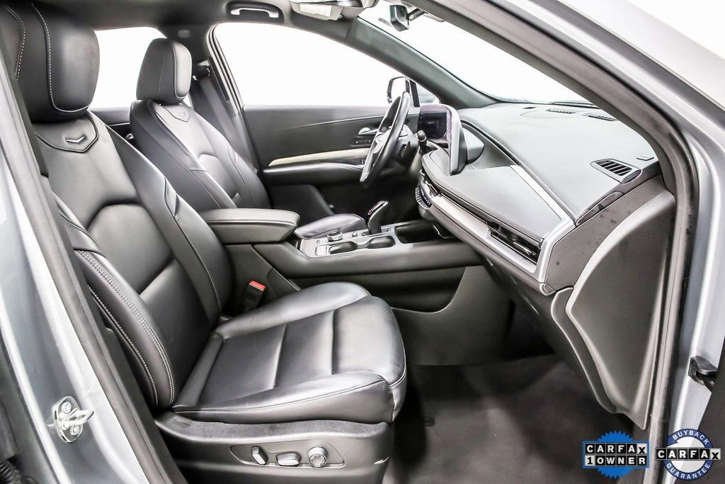 Used 2024 Cadillac XT4 Premium Luxury image 32