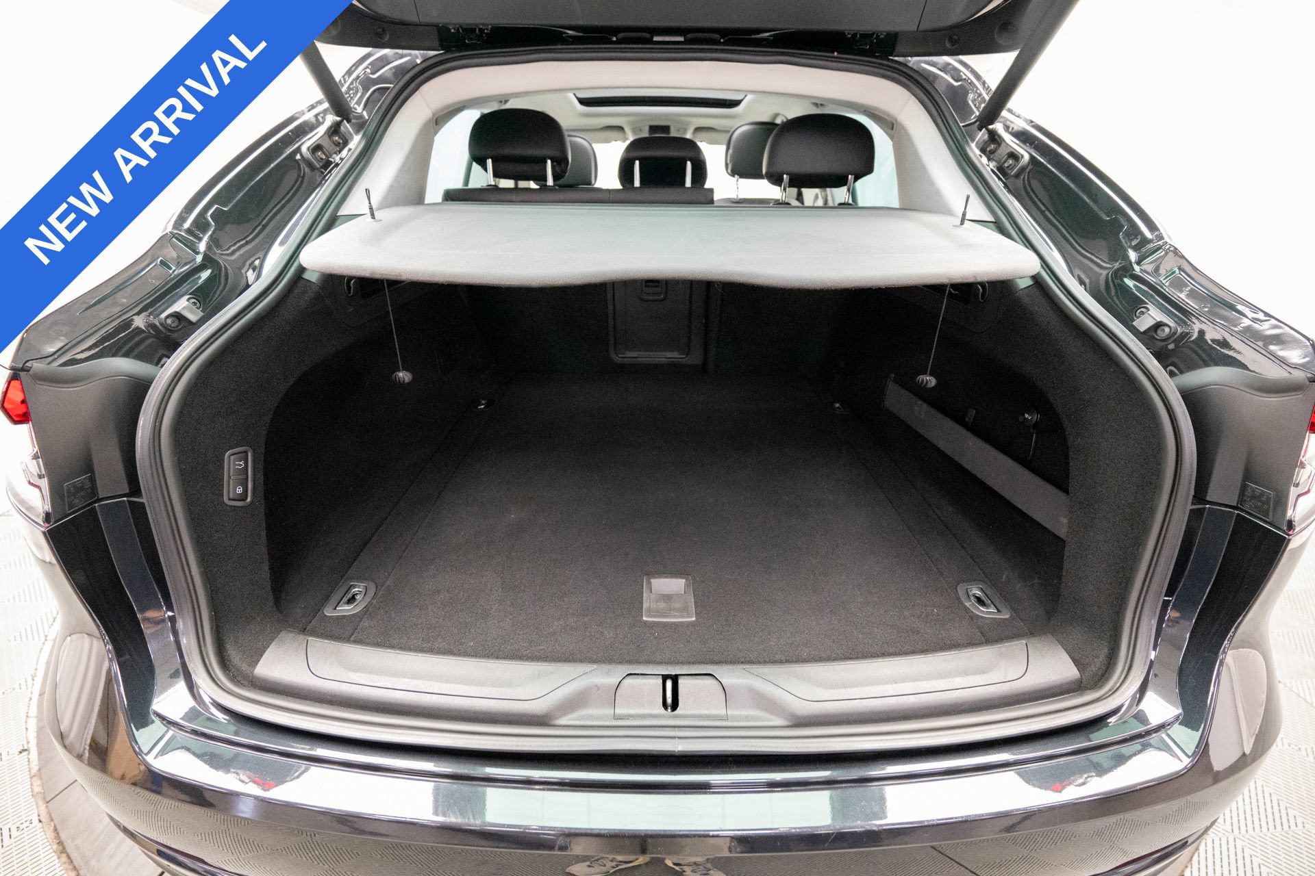 Used 2022 Maserati Levante GT AWD/4WD image 41