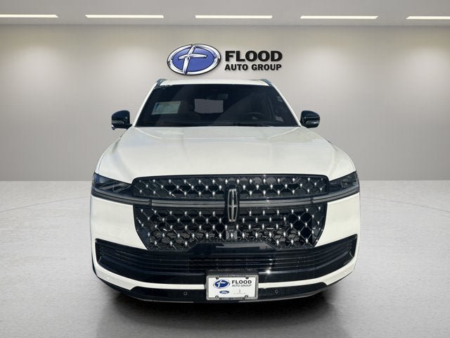 New 2026 Lincoln Navigator Black Label AWD/4WD image 2