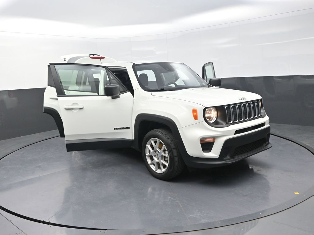 Used 2023 Jeep Renegade Latitude image 31