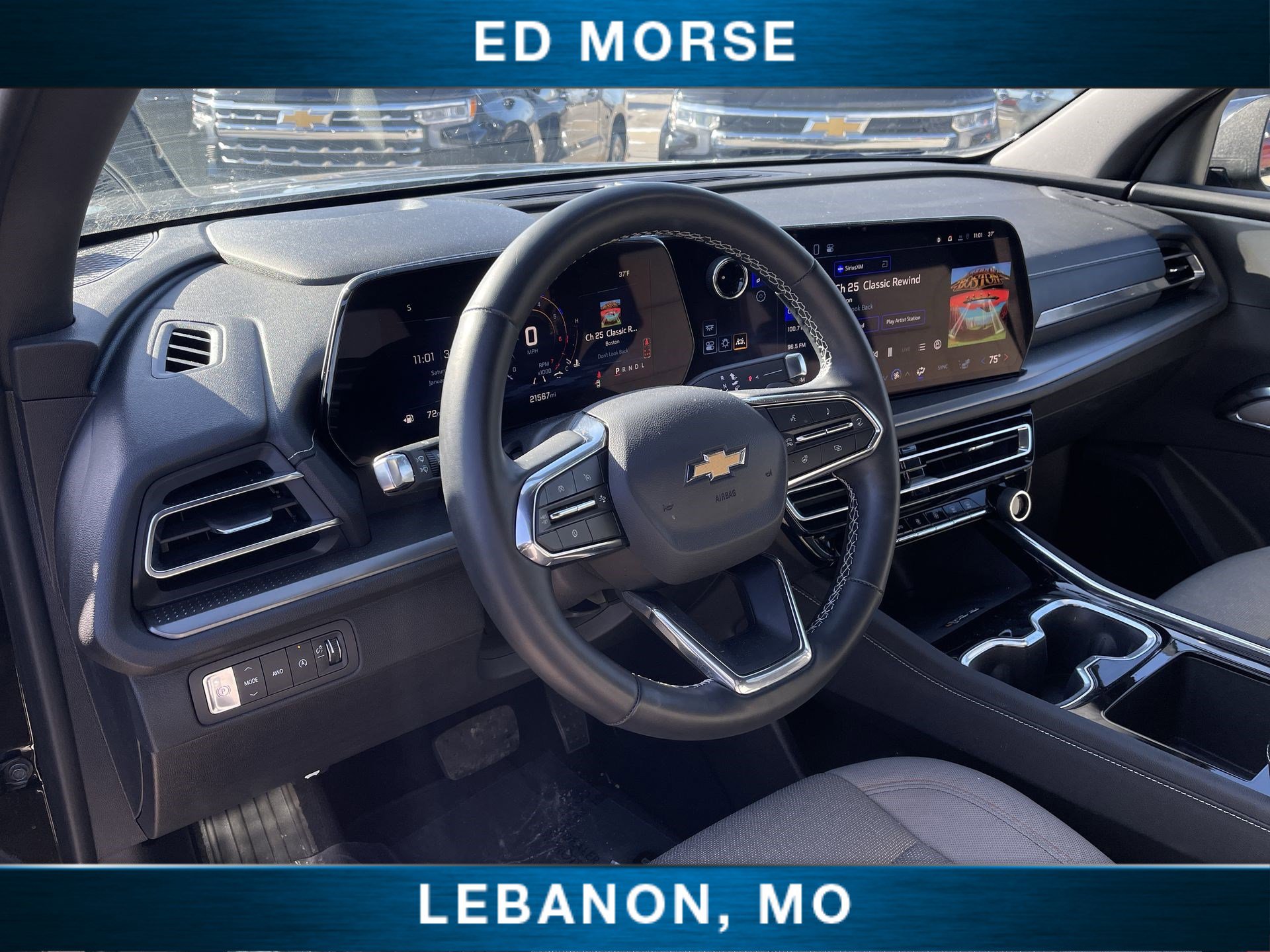 Used 2025 Chevrolet Traverse LT image 32