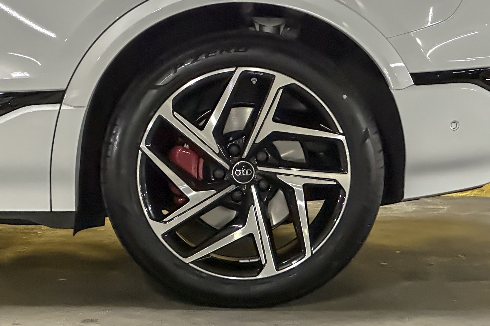 New 2027 Audi SQ6 e-tron Premium Plus AWD/4WD image 24