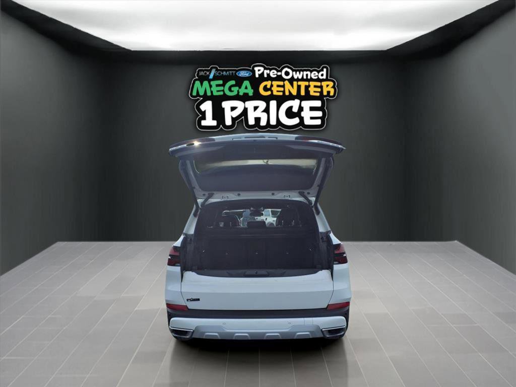 Used 2024 BMW X5 xDrive50e image 19